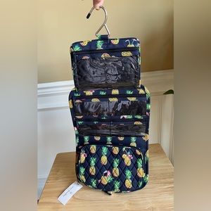 NWT Vera Bradley Medium Hanging Travel Organizer Bag ~ Navy Toucan Party